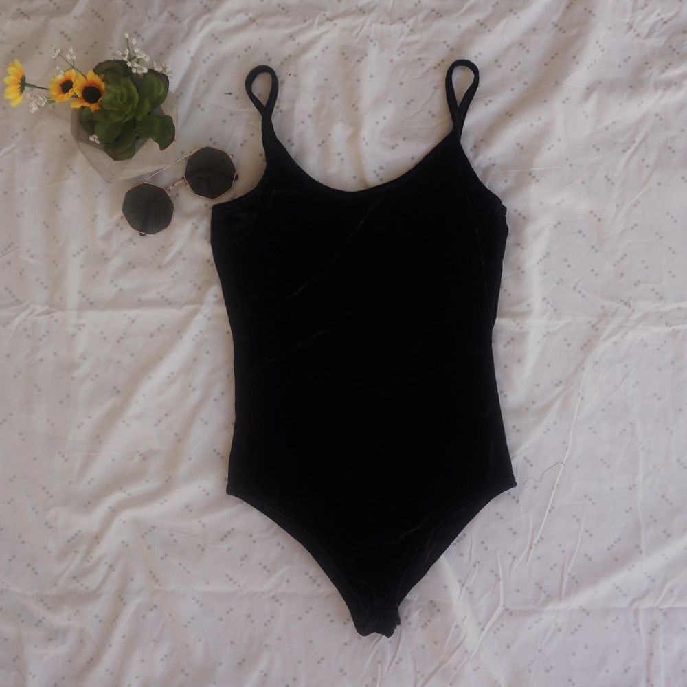 black velvet one piece forever 21 size medium